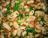 Foto del paso 6 de la receta: Pollo salteado con vegetales y Quinoa mixta!