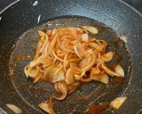A picture of step 6 of BBQ Pork n’ Cheddar Burger.