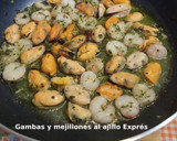Foto del paso 8 de la receta: Gambas y mejillones al ajillo Exprés