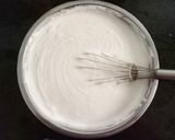 A picture of step 3 of Cake Cream Crunch Ice-cream.