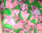 Foto langkah ke 7 dari resep Bolu kukus semangka.