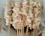 Foto langkah ke 2 dari resep Sate Jamur Kenyul Bunda Fumiko.