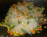 Foto langkah ke 2 dari resep Soun Goreng Sayuran.