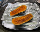 Une image de l'étape 5 de Aubergine rôtie au miel et épices, sauce yaourt et riz au safran.