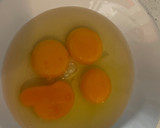 Foto del paso 2 de la receta: Huevos revueltos con queso
