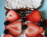 Foto del paso 4 de la receta: Pan francés relleno de fresas y ricota