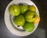 A picture of step 1 of Guava milkshake.