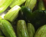 صورة لخطوة 1 من وصفة كوسا باللحمه والبصل والصنوبر