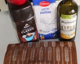 Foto del paso 1 de la receta: CAFE CON LECHE, 1 REBANADA DE PAN CON ACEITE Y MANZANA