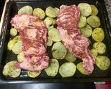 Foto del paso 2 de la receta: Secreto ibérico con miel al horno con patatas panaderas