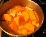 Foto del paso 2 de la receta: Puré de otoño con salmón ahumado en frío (max. 50grados)