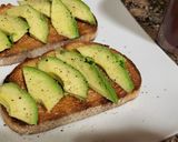 Foto del paso 5 de la receta Montaditos de delicias de mar y aguacate