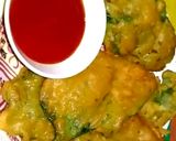 A picture of step 5 of Palak k pakorhay #IftarContestwithHuma #Cookpadapp.