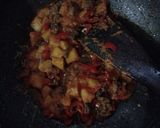 Foto langkah ke 5 dari resep Nasi sambel goreng paru kentang.