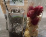 Foto langkah ke 1 dari resep Jus pisang, chiaseed&strawberry.