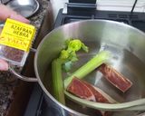 Foto del paso 4 de la receta: Caldo con pelotas típicas ricas de la brigada espartana
