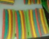 Foto langkah ke 12 dari resep Bolu gulung mini pelangi.enak pas di gulung gk patah.mulus.