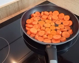 Foto del paso 1 de la receta: Salmón a la mostaza con zanahorias aliñadas