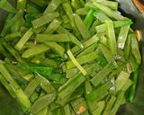 Foto del paso 2 de la receta Judías verdes con tomate y huevo duro