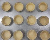 Foto langkah ke 2 dari resep Mini Portuguese Egg Tarts - Crunchy and Creamy.