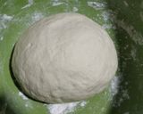 Foto del paso 2 de la receta: Fugazzeta rellena con cebolla caramelizada