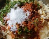 A picture of step 5 of Potato chapli kabab.