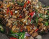 Foto langkah ke 5 dari resep Tumis Tempe Teri Pedas Manis.