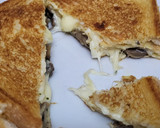 Foto del paso 5 de la receta: Biquini de tortilla de champiñones y queso