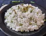 A picture of step 5 of Simple Peas Rice.