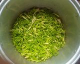 Foto langkah ke 1 dari resep Tumis Bunga Pepaya dan Kangkung Khas Manado.