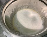 Une image de l'étape 6 de Gâteau fondant aux 3 prunes, pommes et mûres.