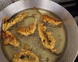 A picture of step 3 of ہری مرچ کے بھرواں پکوڑے.