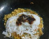 Foto langkah ke 5 dari resep Bihun Goreng.
