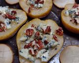 Foto del paso 3 de la receta: Peras al horno con queso azul, miel y nueces