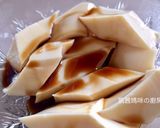 A picture of step 15 of Soy Milk Jelly with Peanut Soup.