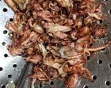 Foto langkah ke 2 dari resep Sambal Cumi Asin Pete.