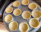 A picture of step 3 of Tart filled with cake, chocolate & carrot halwa.