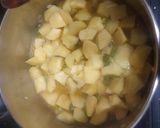 Foto del paso 2 de la receta: Marmitako de atún con gambones