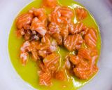 Foto del passaggio 2 della ricetta Riso Venere con salmone e arance