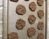 Foto del paso 2 de la receta: Cookies de avena con azúcar negra y harina integral leudante