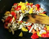 A picture of step 3 of Red sauce pasta.