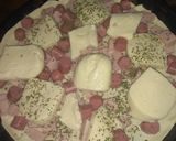 Foto del paso 2 de la receta: Tarta de jamón, queso y salchichas
