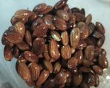 A picture of step 2 of Vinegar and Salt Almonds.