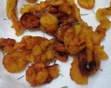 A picture of step 4 of Deep fried bananas (savoury snack).