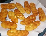 Foto langkah ke 10 dari resep Donat Kepang.