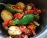 ભરેલા રીંગણ ડુંગળી બટાકા નું શાક (Bharela Ringan Dungli Bataka Shak Recipe In Gujarati) રેસીપી સ્ટેપ3ફોટો