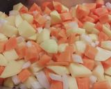 Sült csirkeszárny zöldségágyon recept fázis 2 fotója