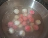 Foto langkah ke 8 dari resep Kue Klepon Merah Putih.