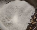 Фото кроку 1 до Шоколадні пончики з молочним кремом🥯.
