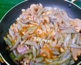 Hình bước làm 3 của món Cá lòng tong và tôm sông kho khô